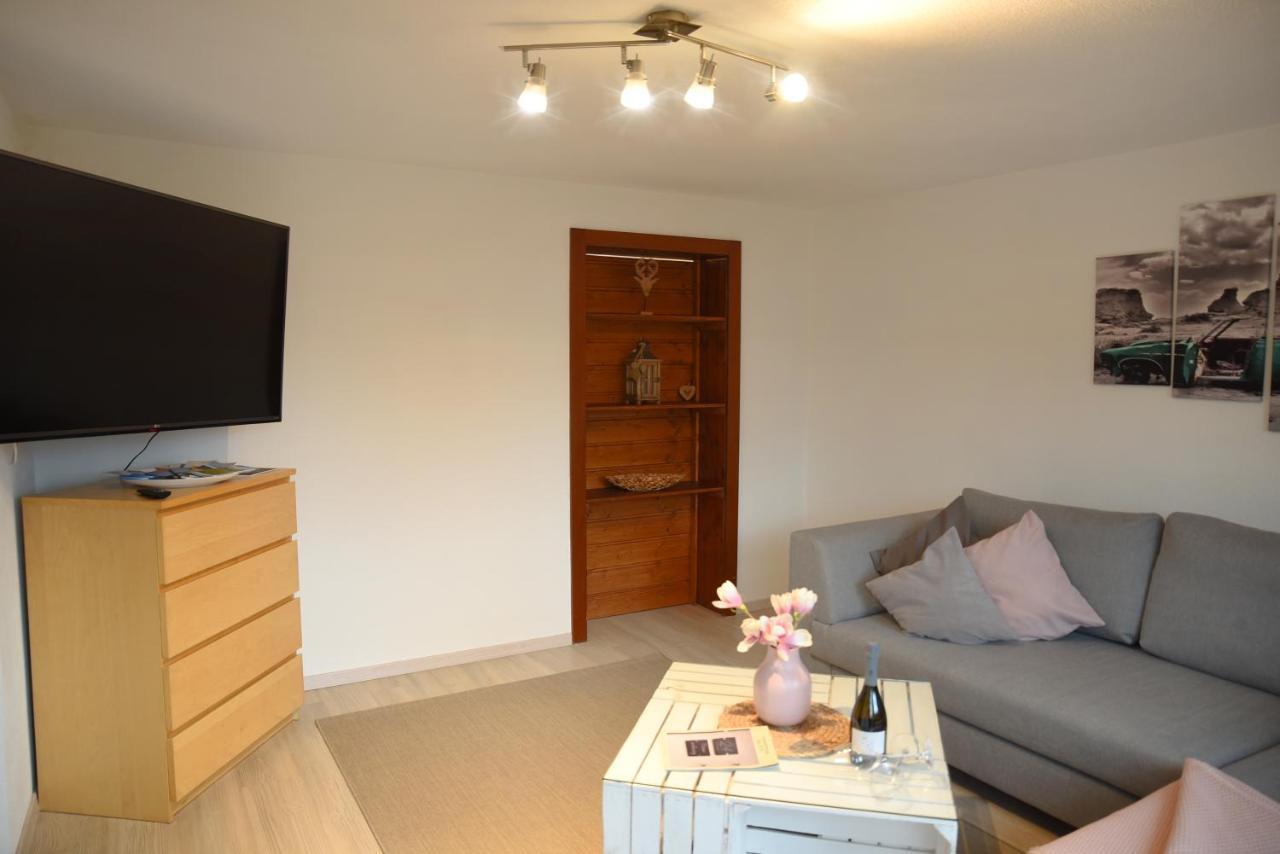 80 M2 Haushaelfte, 3 Zimmer, Parkplaetze, Bis 6 Pers Διαμέρισμα Wängle Εξωτερικό φωτογραφία