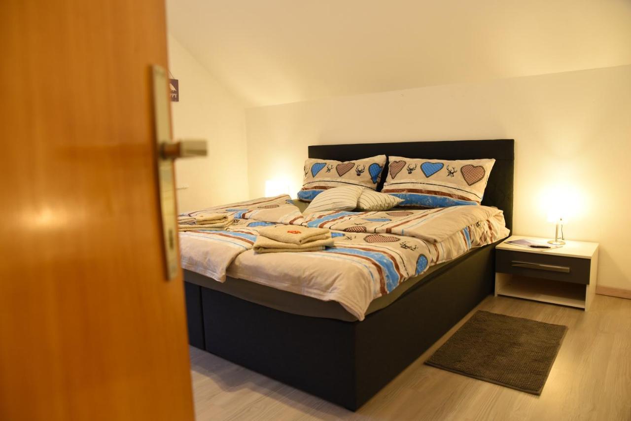 80 M2 Haushaelfte, 3 Zimmer, Parkplaetze, Bis 6 Pers Διαμέρισμα Wängle Εξωτερικό φωτογραφία