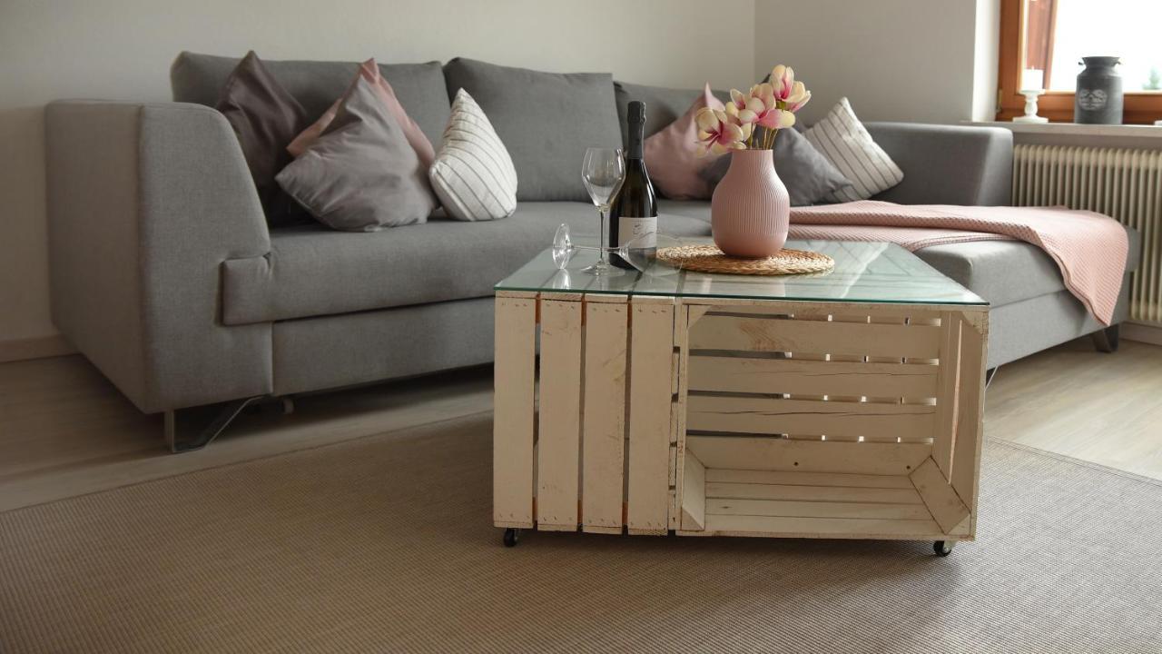 80 M2 Haushaelfte, 3 Zimmer, Parkplaetze, Bis 6 Pers Διαμέρισμα Wängle Εξωτερικό φωτογραφία