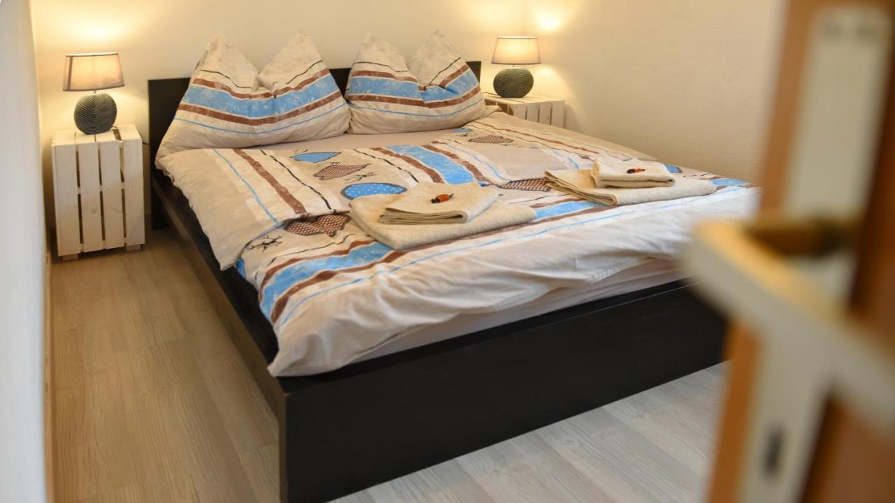 80 M2 Haushaelfte, 3 Zimmer, Parkplaetze, Bis 6 Pers Διαμέρισμα Wängle Εξωτερικό φωτογραφία